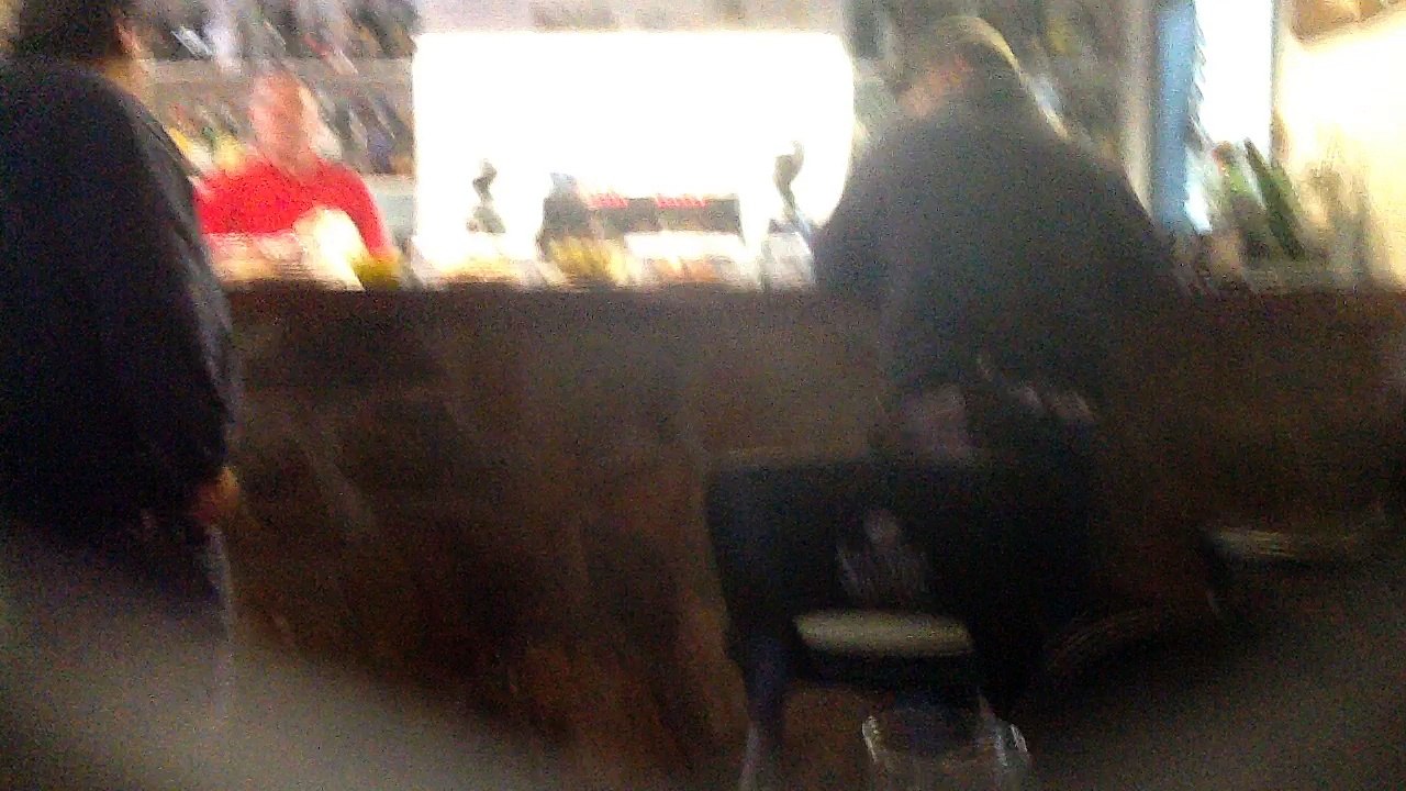 iñaki y Luito en el bar de Josu