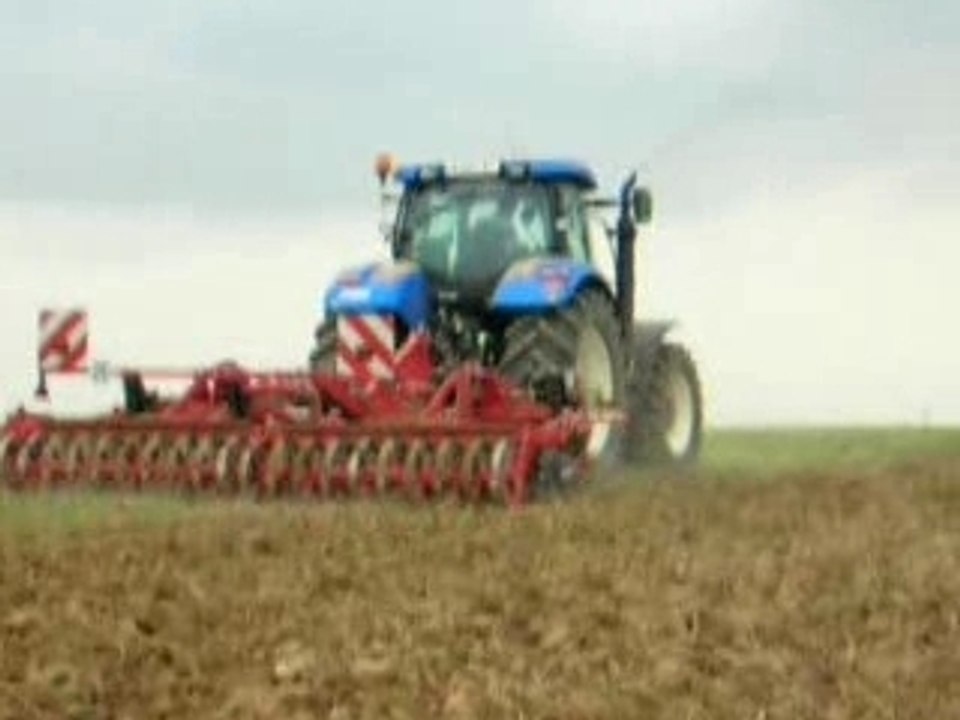 déchaumage t7030