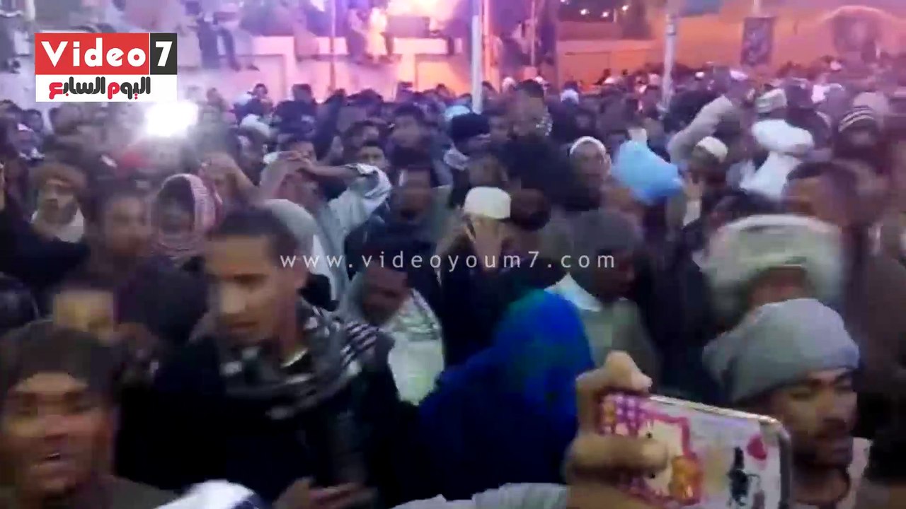 الآلاف يُحيون ذكرى المولد النبوى على إنشاد "ياسين التهامى" بمدح آل البيت