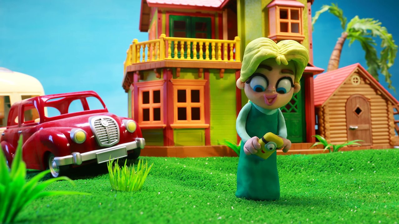 Magic Hair Growing Potion BOY Elsa and Superman Stop Motion Movies (Play Doh)