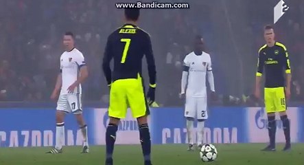 L'incroyable coup-franc sur la barre d'Alexis Sanchez !