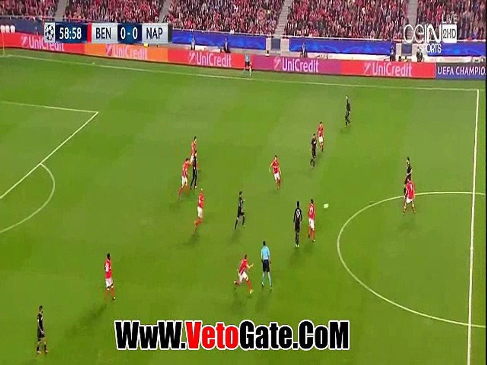"نابولى" يفوز بثنائيه امام بنفيكا ويصعد بدورى الابطال