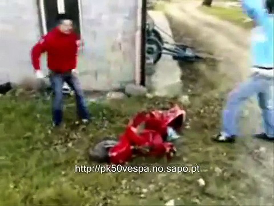 Vespa Funny Crashes