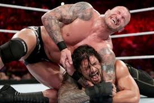 WWE Randy Orton Returns Shocking on Smackdown & Attacks Roman Reigns