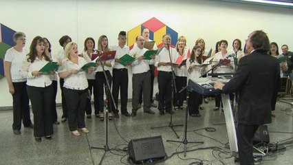 Coral de funcionários do SBT e do hospital Oswaldo Cruz se apresentam em SP