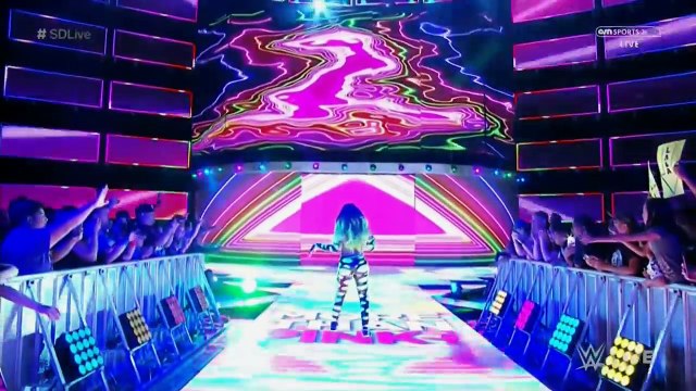 Smackdown Live 101116 Carmella vs Naomi (Nikki Bella attacks Carmella)