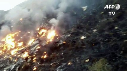 Avião cai no Paquistão e mata todos ocupantes