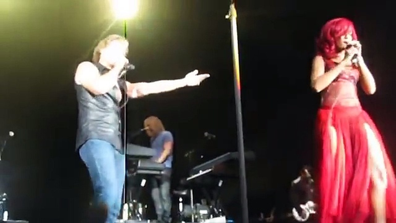 Bon Jovi -  & Rihanna Live – Livin’ On A Prayer