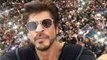 Shahrukh Khan 51st Birthday At Mannat | SRK Waving To His Fans
