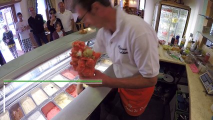 Un cornet de glace à 120 boules !! Record du monde !