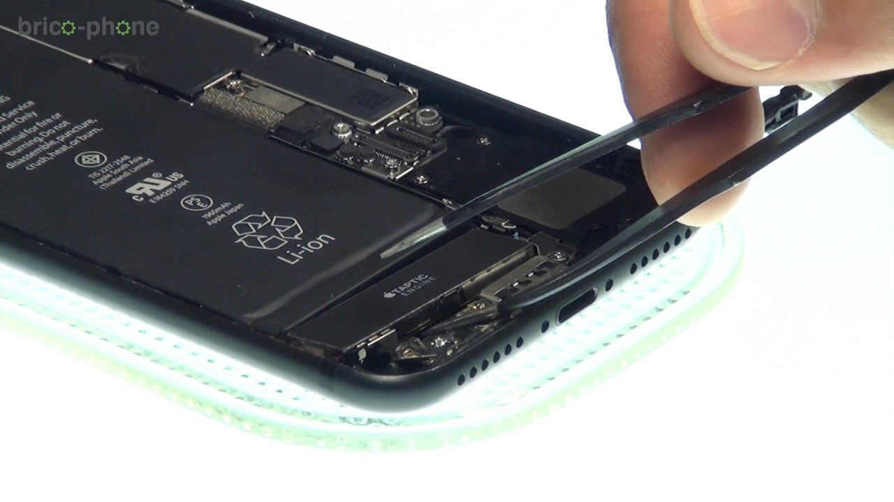 iPhone 7 : comment changer le vibreur Taptic engine (HD)
