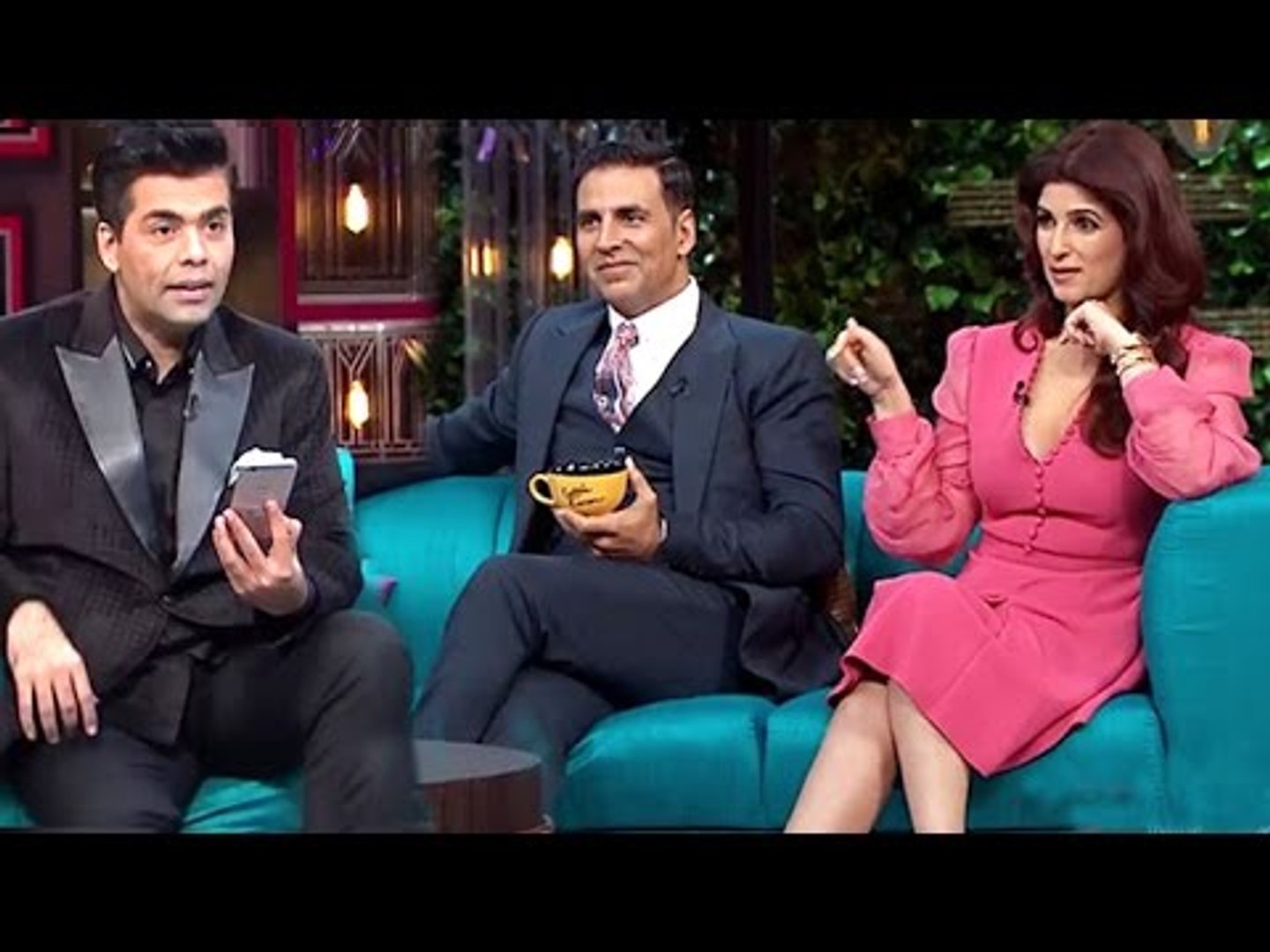 Twinkle Khanna's SHOCKING Comment On Akshay Kumar's PENI$ Size On Koffee  With Karan Season 5 - video Dailymotion