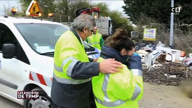 Capucine Anav en panique devant des chats morts dans Les enquêtes de TPMP - Regardez