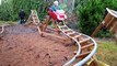 Un papy construit des montagnes russes pour ses enfants - vidéo Dailymotion