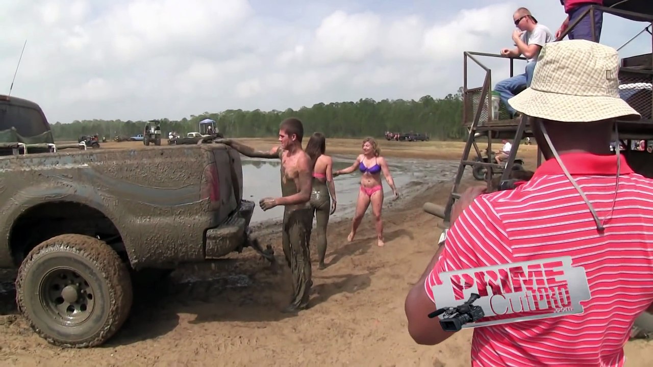 Muddy Truck Sunday - Ford Gets Stuck