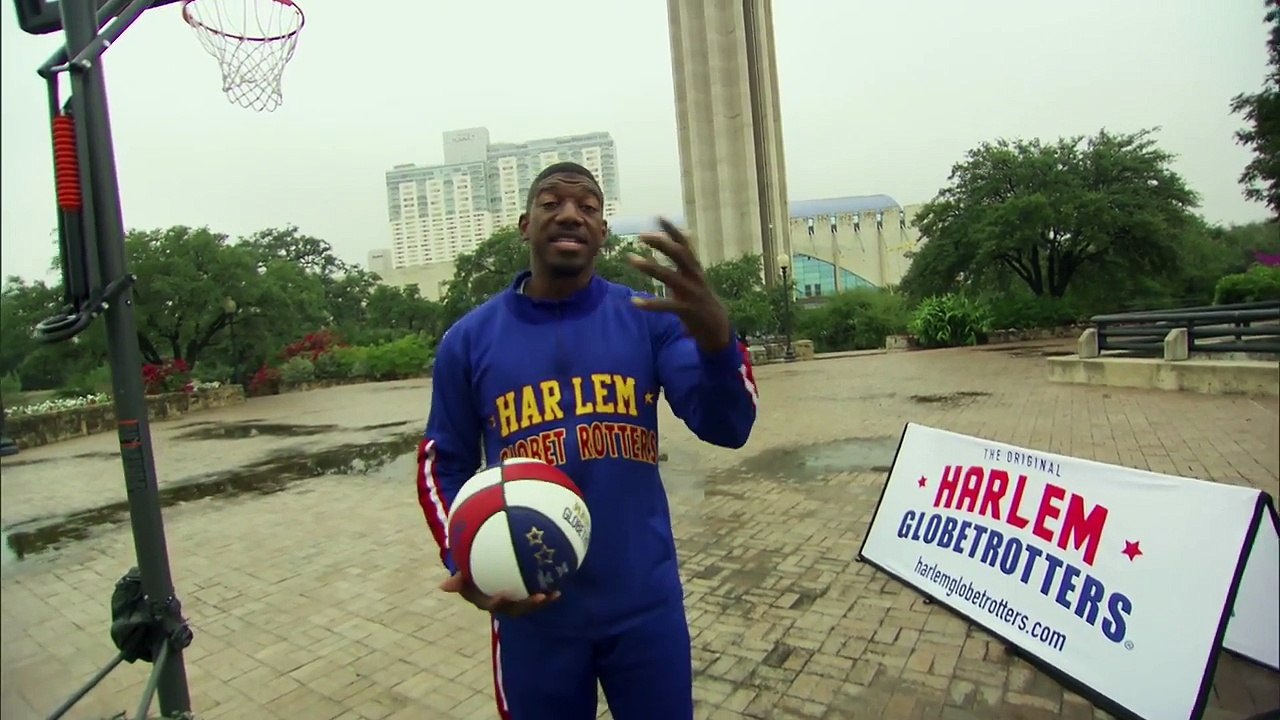 Harlem Globetrotters - panier du sommet de la Tower of the Americas