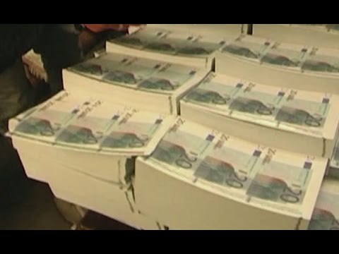 Napoli - Soldi falsi e carte clonate, otto misure cautelari (06.12.16)