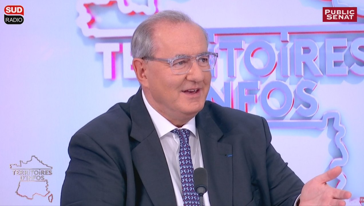 "Manuel Valls a mis dehors François Hollande" s...