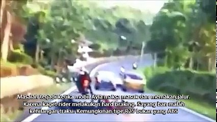 Kecelakaan maut Yamaha R25 vs Daihatsu Ayla