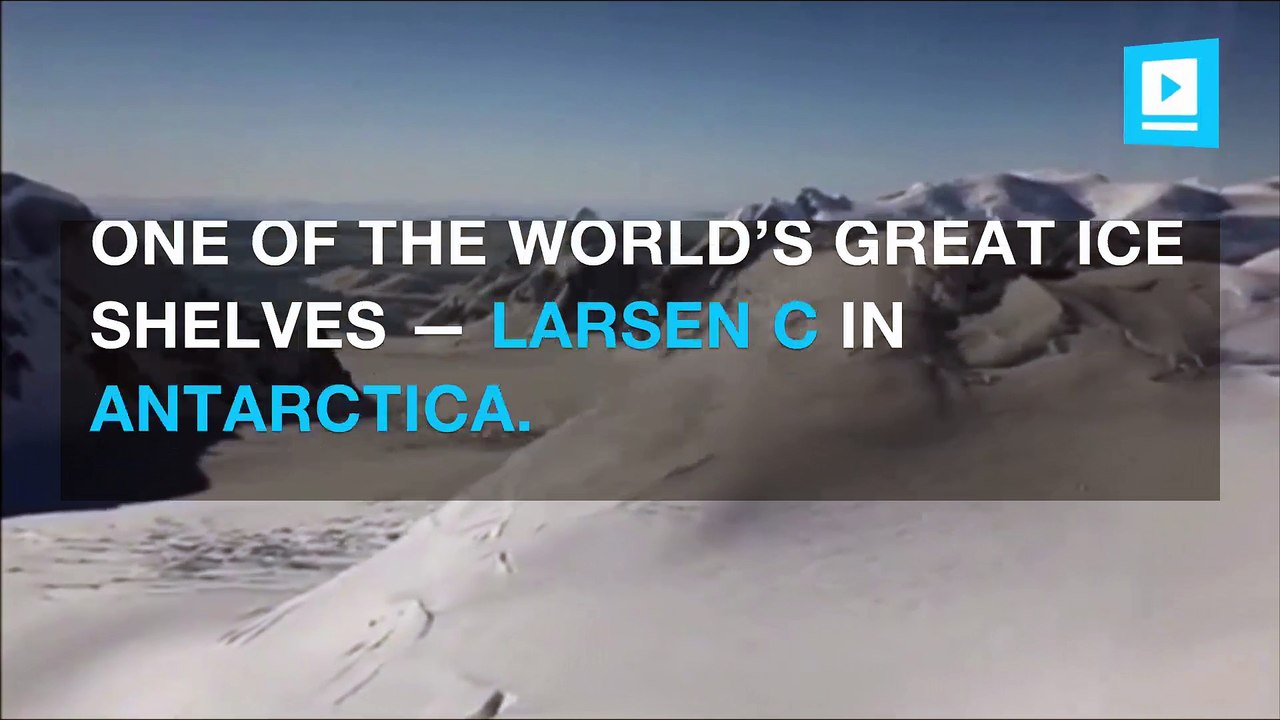 Massive crack spreading accross Antarctica’s biggest ice shelves