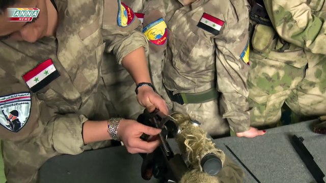 Сирийские христианские девушки защищают свой город от западной поддержке исламистских террористов