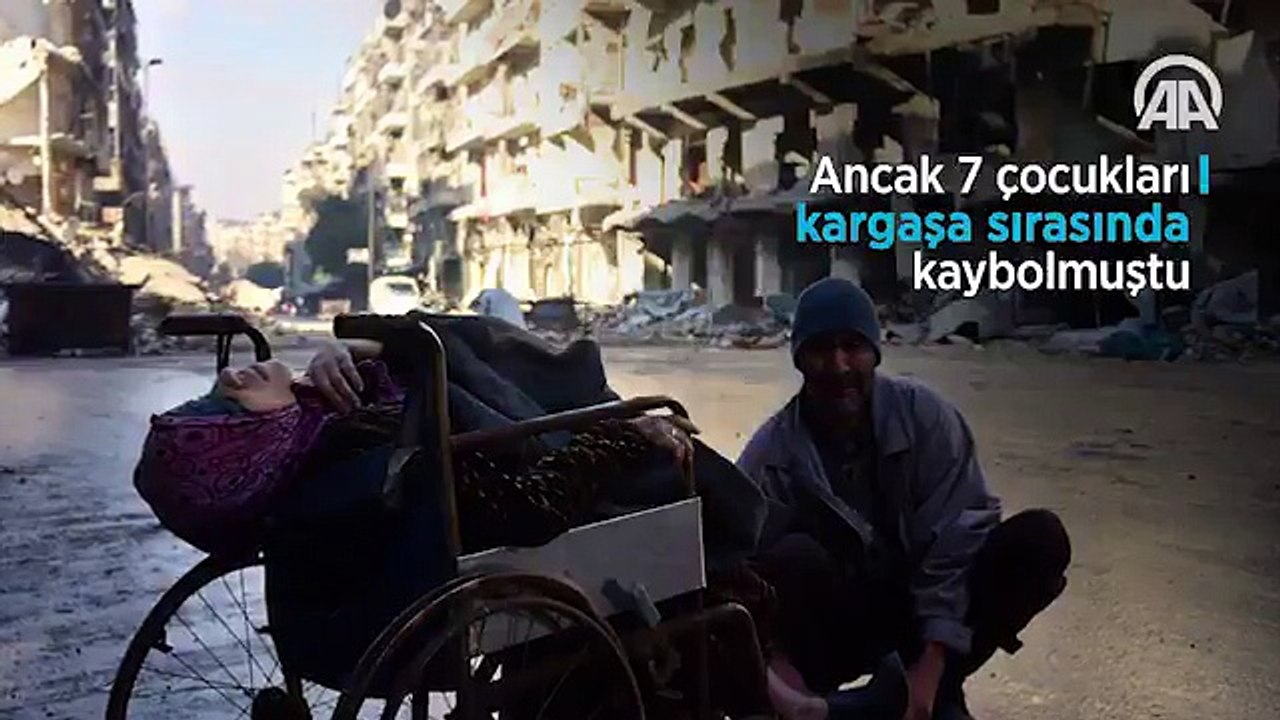 Halepte Doktor Beklerken Sandalyede Vefa Eden Halepli bir Anne