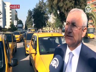 Dolarını bozduranlara İzmir'de taksicilerden indirim