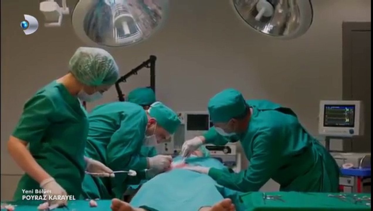 Poyraz Karayel 70.Bölüm Poyraz Ayşegülü Asansörden Kurtarıyor!