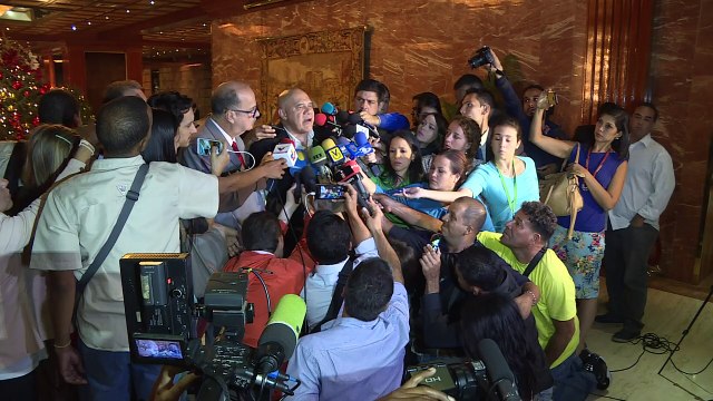 Mediadores tentam reativar diálogo na Venezuela