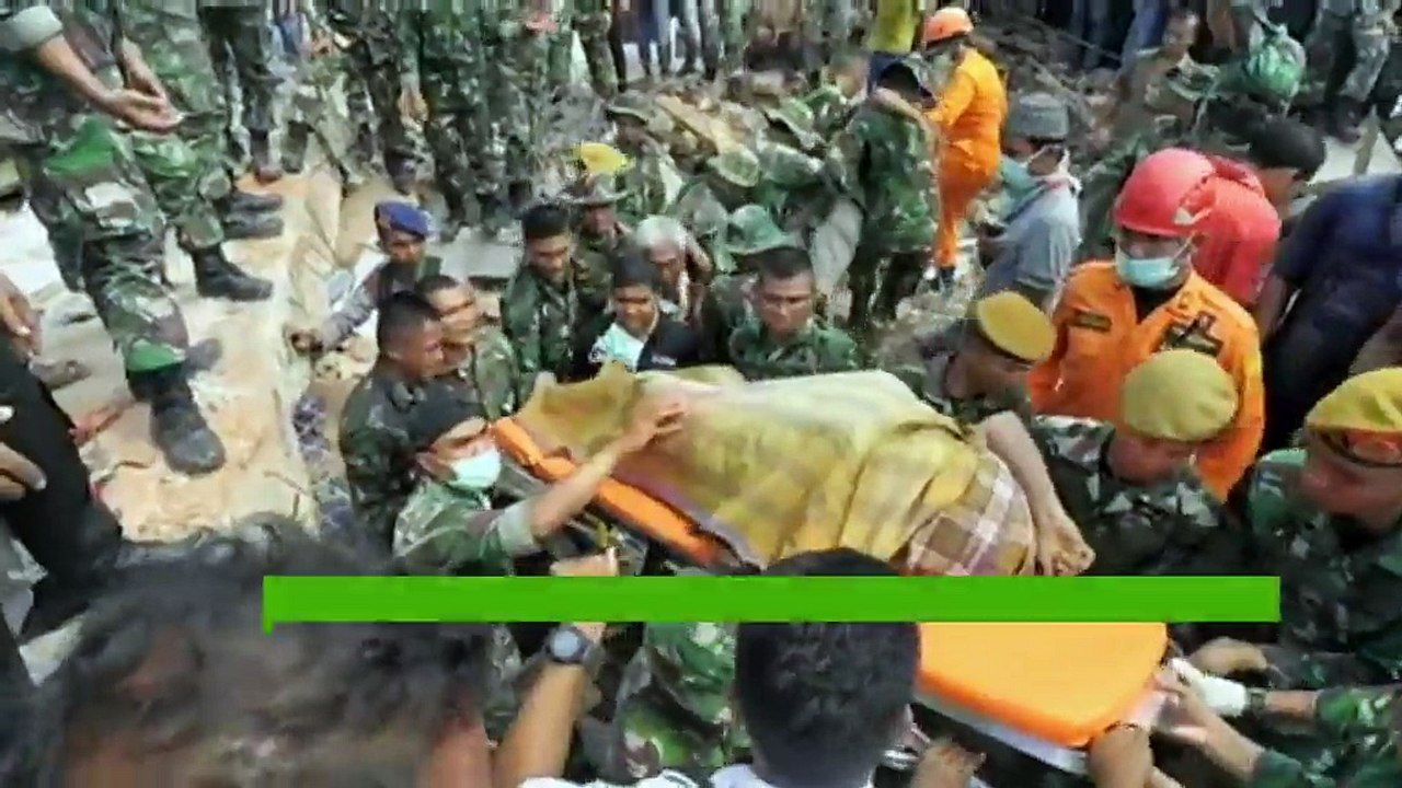 Une centaine de morts dans un puissant séisme en Indonésie