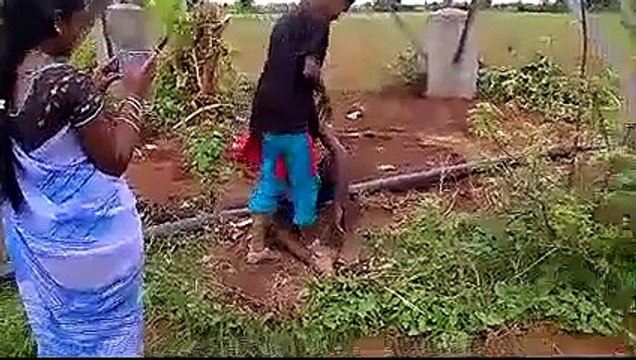 ye kya ho raha ha sare aam