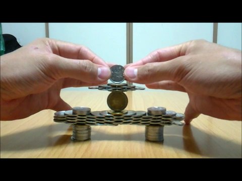 Cet artiste japonais empile les pièces et crée des oeuvres d'art magnifiques