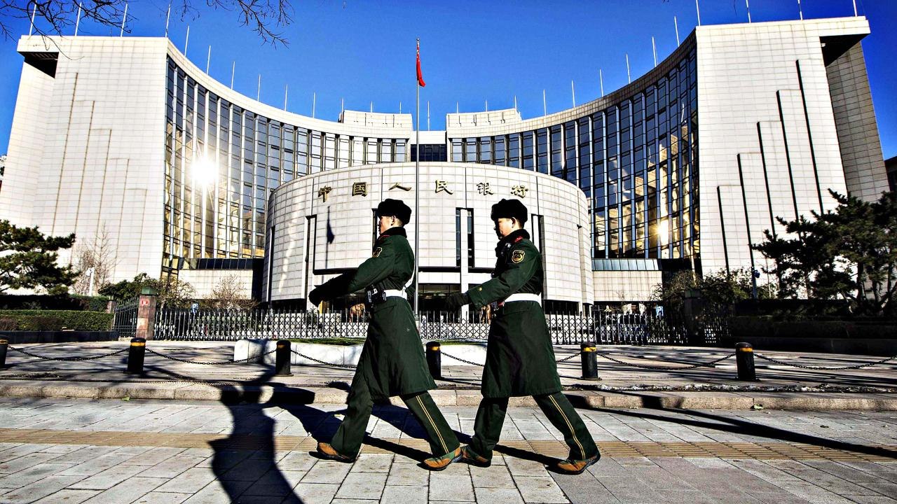 China forex reserves drop $70bn