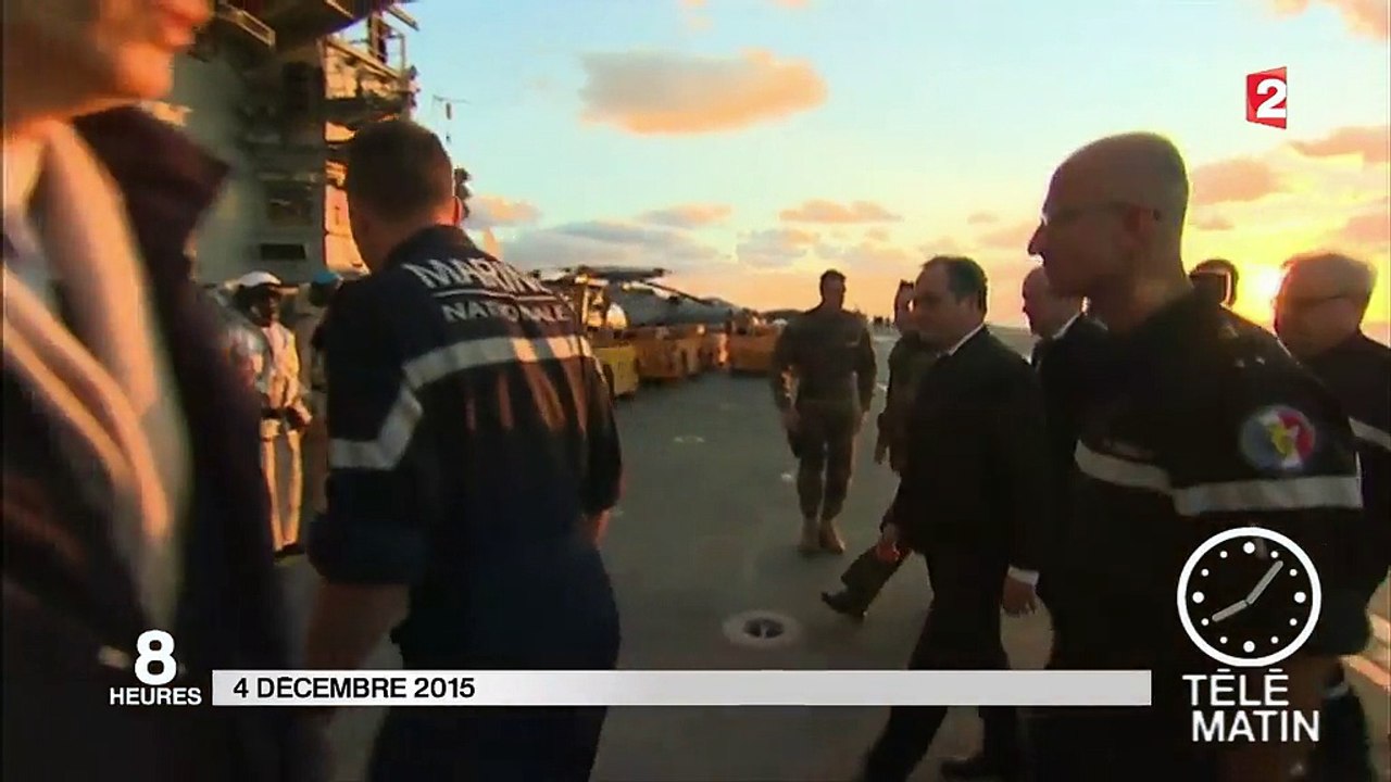 François Hollande sur le Charles-de-Gaulle