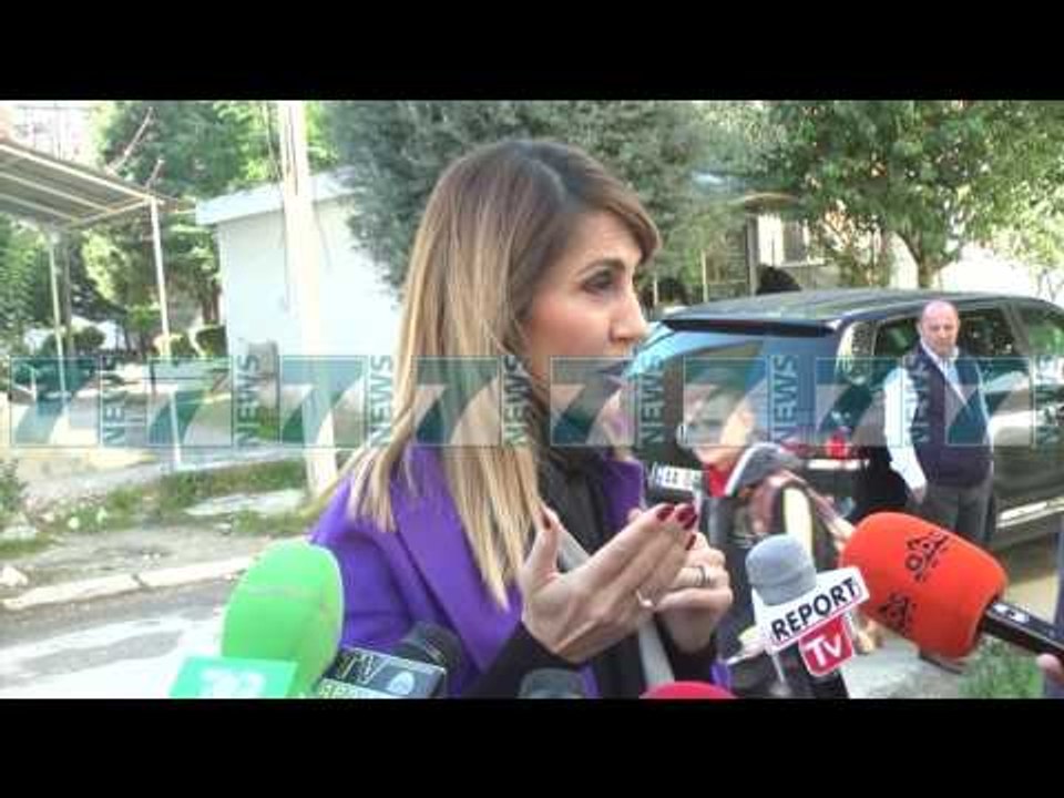 MAJLINDA BREGU SHKON NE FIER TE FAMILJA E LILJANA RUKOS QE U VRA NGA BURRI - News, Lajme - Kanali 10