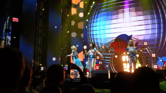 Arabesque - Midnight Dancer ( Дискотека 80-х Авторадио 2015, Санкт-Петербург)