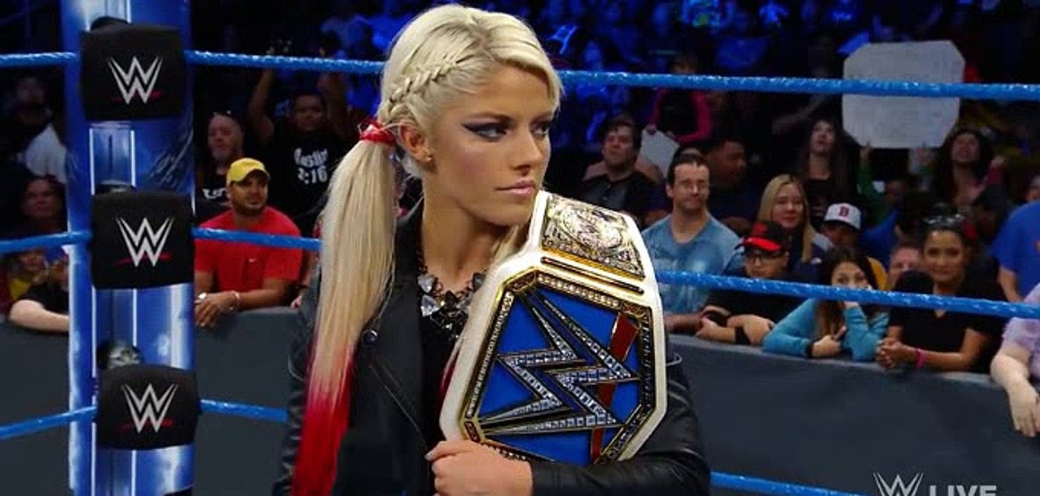 Becky Lynch interrupts Alexa Bliss' SmackDown Women's Title celebration Dec. 6, 2016