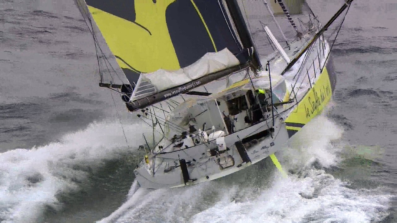 Incroyable ! La Marine Nationale nous a envoyé de superbes images de Thomas Ruyant / Vendée Globe