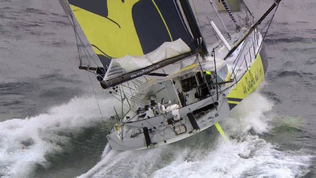 Incroyable ! La Marine Nationale nous a envoyé de superbes images de Thomas Ruyant / Vendée Globe