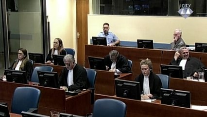 Procurador pede prisão perpétua para Mladic