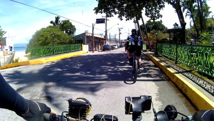 Descargar video: 4k, Papai Noel Biker, Noel biker nas trilhas natalinas, cicloturismo de aventura ilhabela, 25 bikerss, ILHABELA, SP, Brasil, Marcelo Ambrogi, Litoral Sul, Mtb, (27)