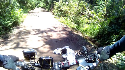 Tải video: 4k, Papai Noel Biker, Noel biker nas trilhas natalinas, cicloturismo de aventura ilhabela, 25 bikerss, ILHABELA, SP, Brasil, Marcelo Ambrogi, Litoral Sul, Mtb, (47)