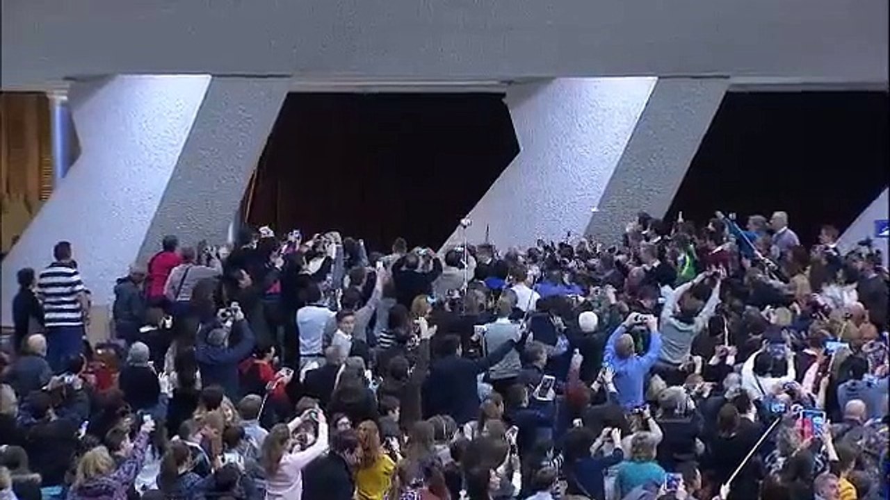77. Pape François sur Instagram