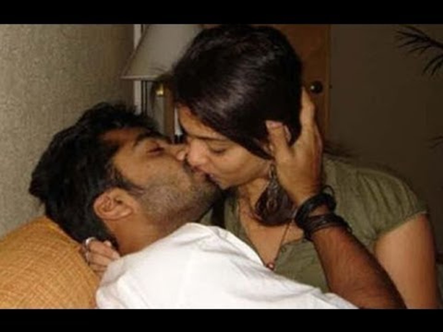 Anushka Sharma and Virat Kohli fake KISSING PICTURE picture