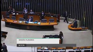 Video Manifestantes invadem o plenário da Câmara dos Deputados Brasil Brasilia Bresil Brazil-xwQKyDG6QIs