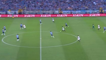 Cazares Scores From Before Halfway-Line vs Grêmio In Brazil Cup Finale!