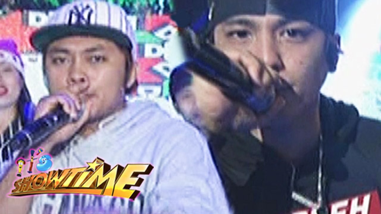 It's Showtime: Deng vs Kritiko | Christmas Rapper