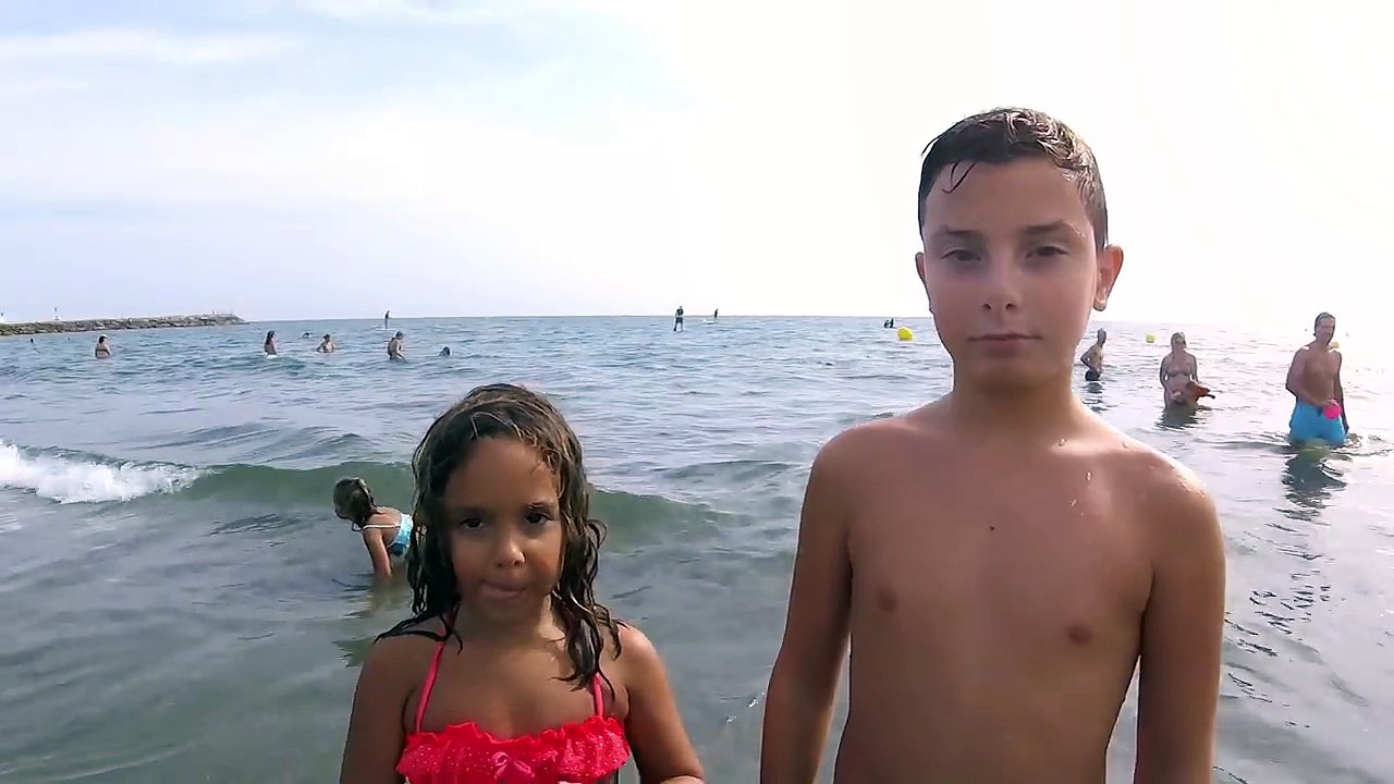 CAP ou PAS CAP à la mer !  Mettre papa à l'eau -t-9Me7NyLT8