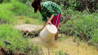 Amazing beautiful girl Fishing  -  How to Fishing at Battambang - By New York ( part 029)