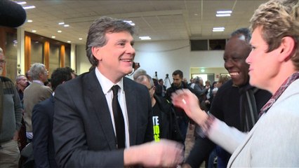 Montebourg se pose en "rassembleur" face au "diviseur" Valls